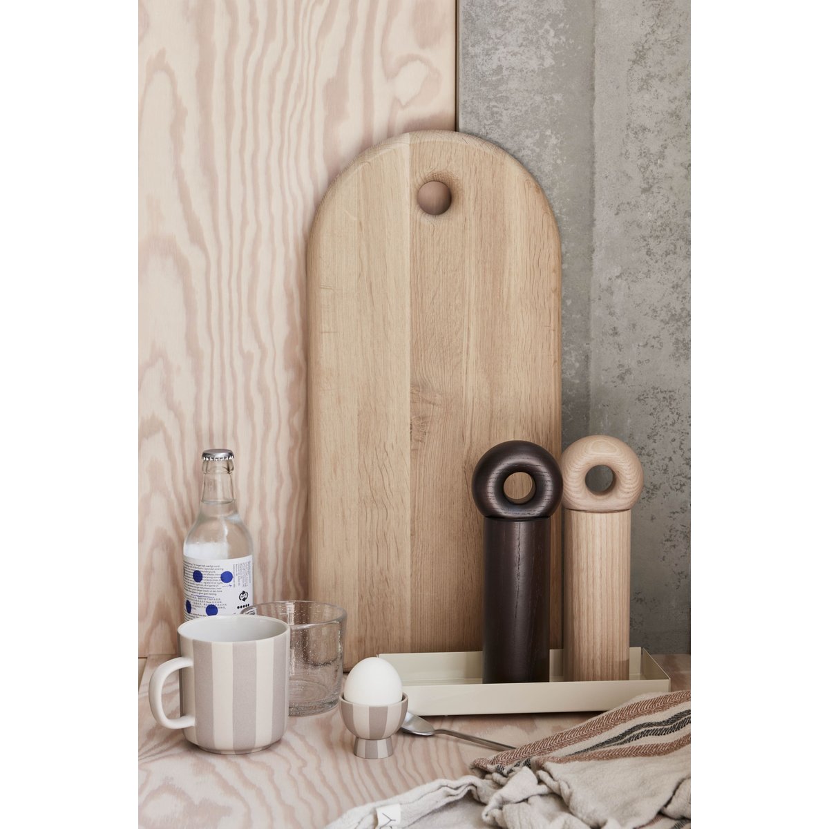 Plateau en acier inoxydable avec organiseur LIVING beige, OYOY LIVING DESIGN