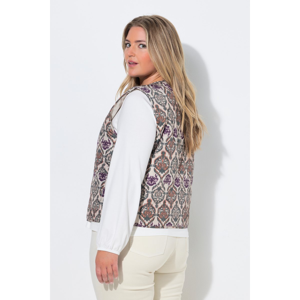 Gilet matelassé, motif champêtre mastic foncé, ULLA POPKEN