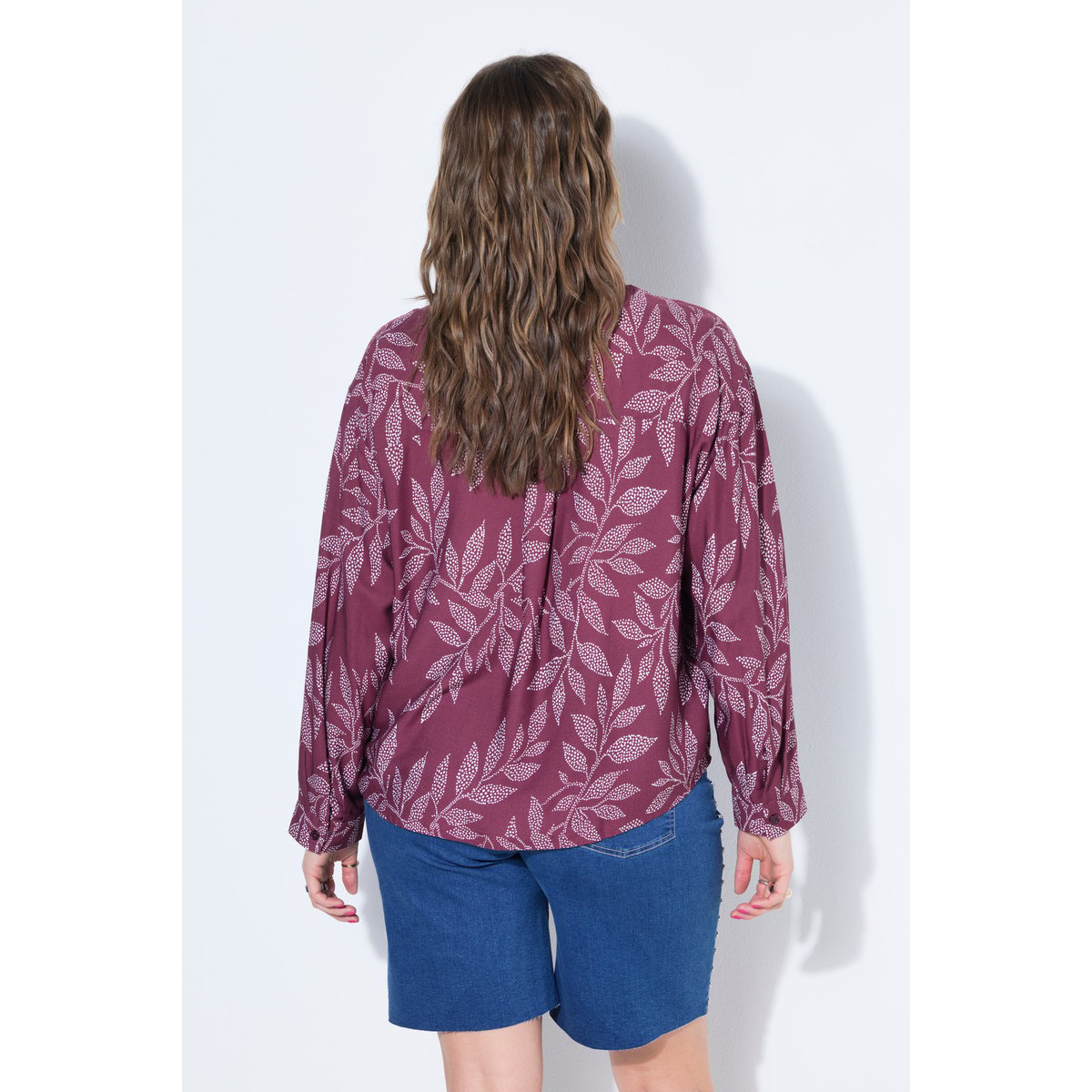 Chemise boxy en crêpe imprimé baies foncé, STUDIO UNTOLD