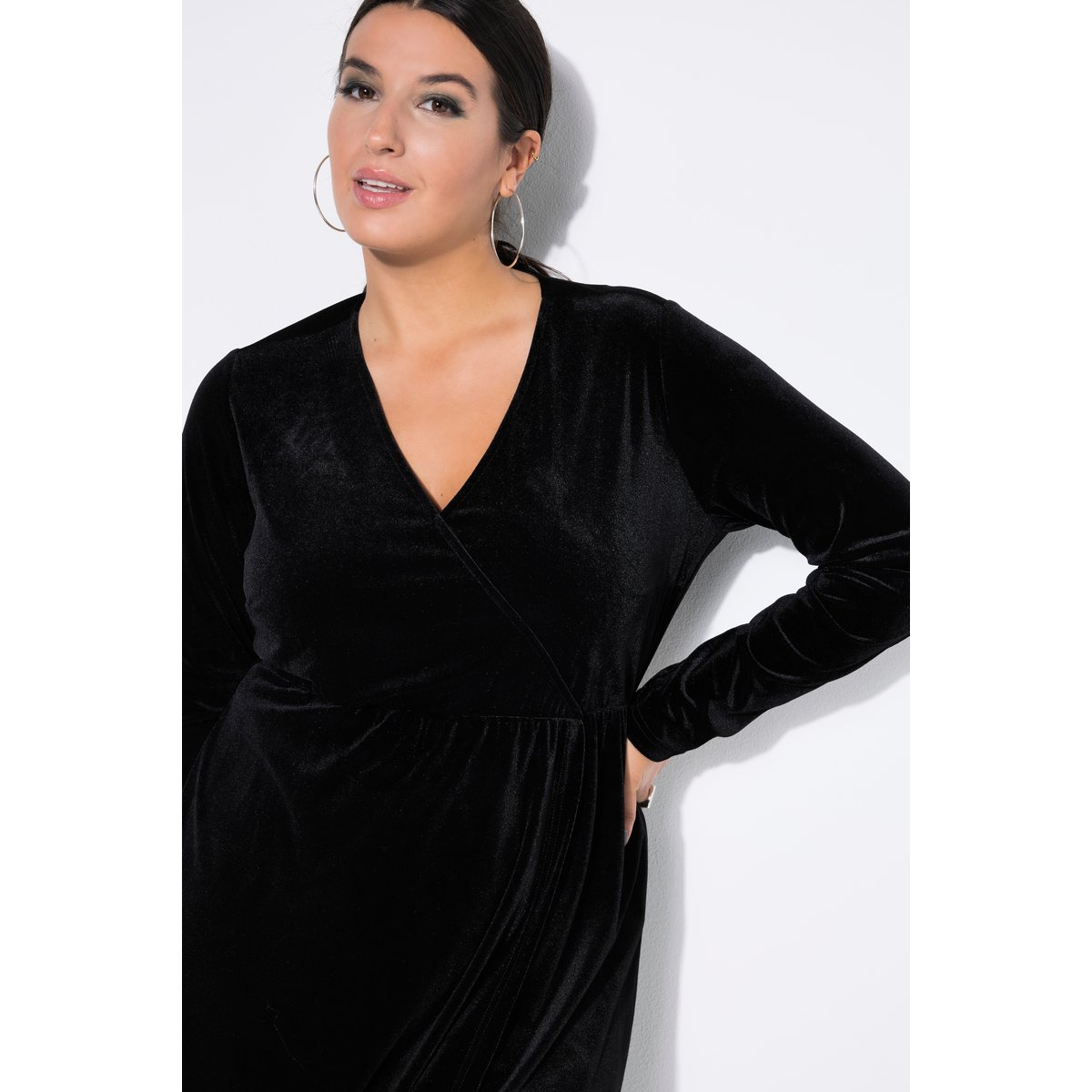 Robe mini, ligne en A, velours, cache-cœur noir, STUDIO UNTOLD