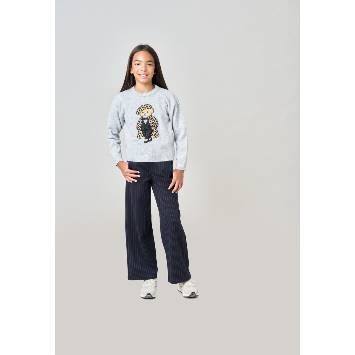 Pull fille maille douce motif ourson SWEATBEAR gris clair chiné, DEELUXE