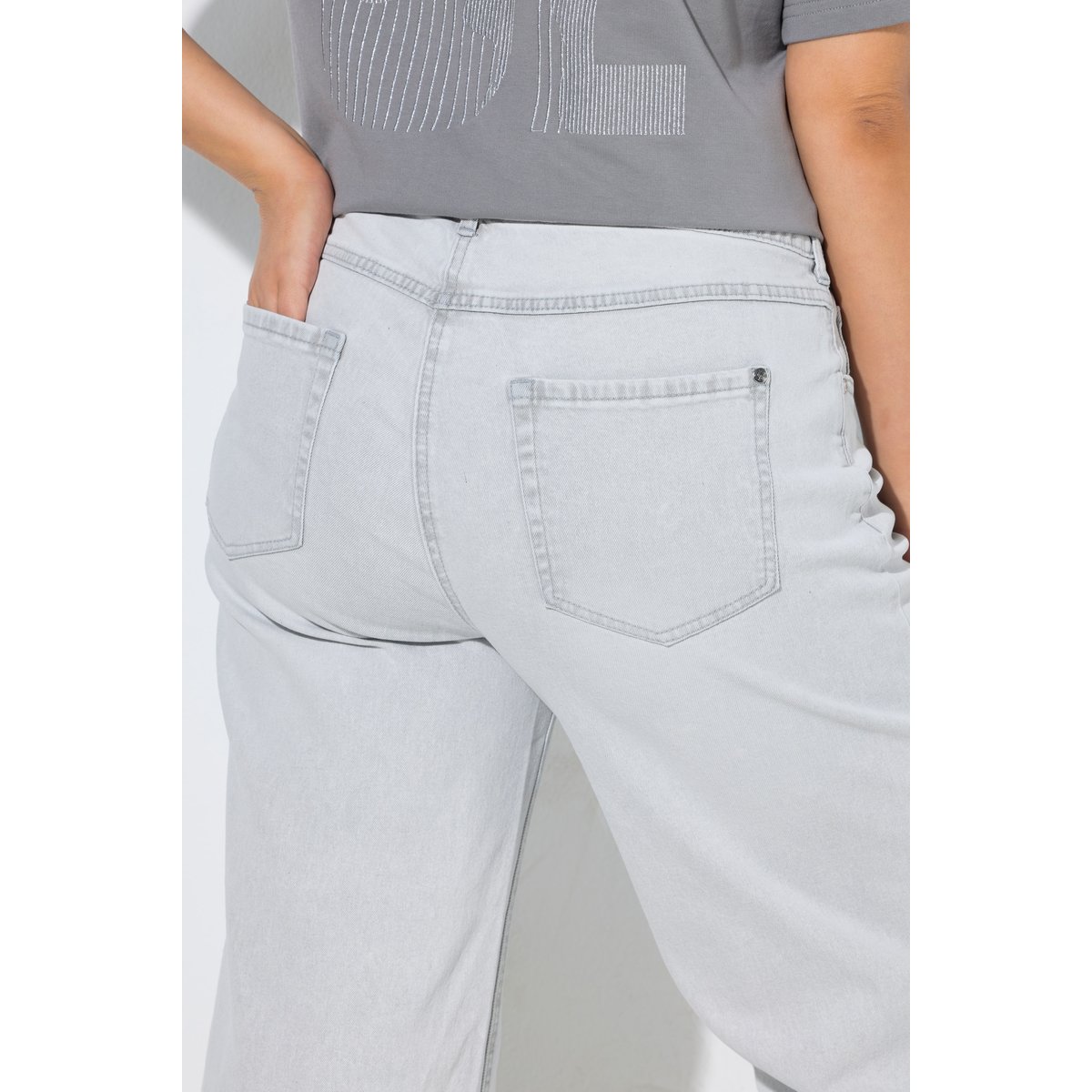 Jean Mary stretch. Jambe large et ourlet jean gris clair, ULLA POPKEN