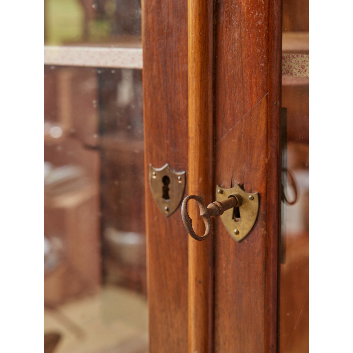 Grande vitrine en bois Victoria N°227 - Bon état transparent, DEBONGOUT