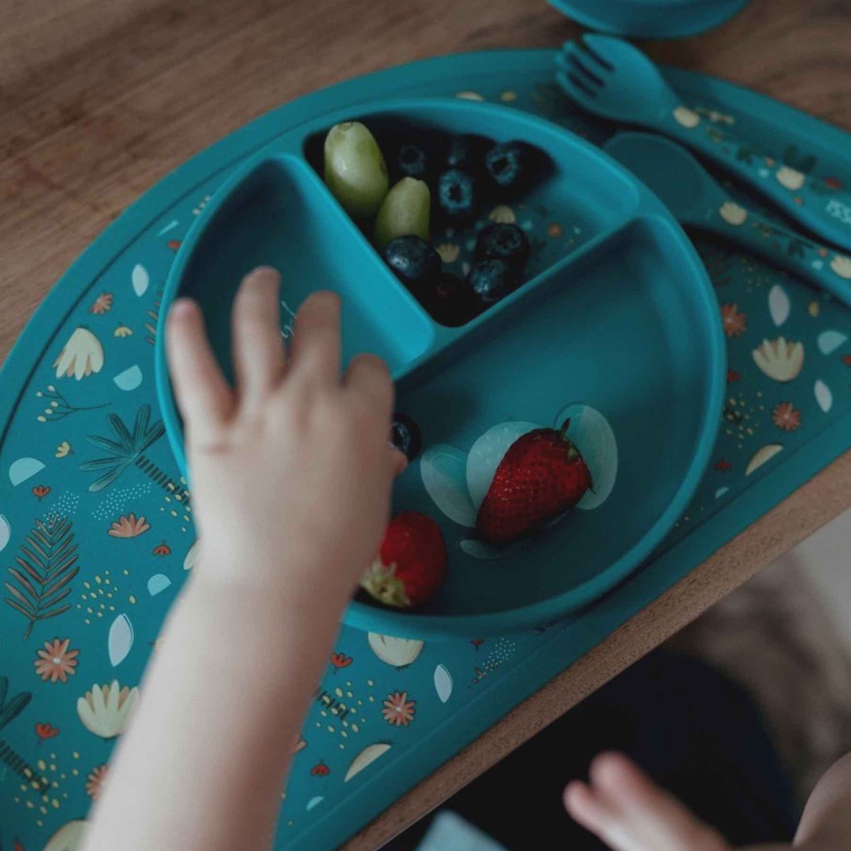 Assiette compartimentée en silicone avec ventouse ANIMAUX ANIMAUX bleu, SASSI JUNIOR