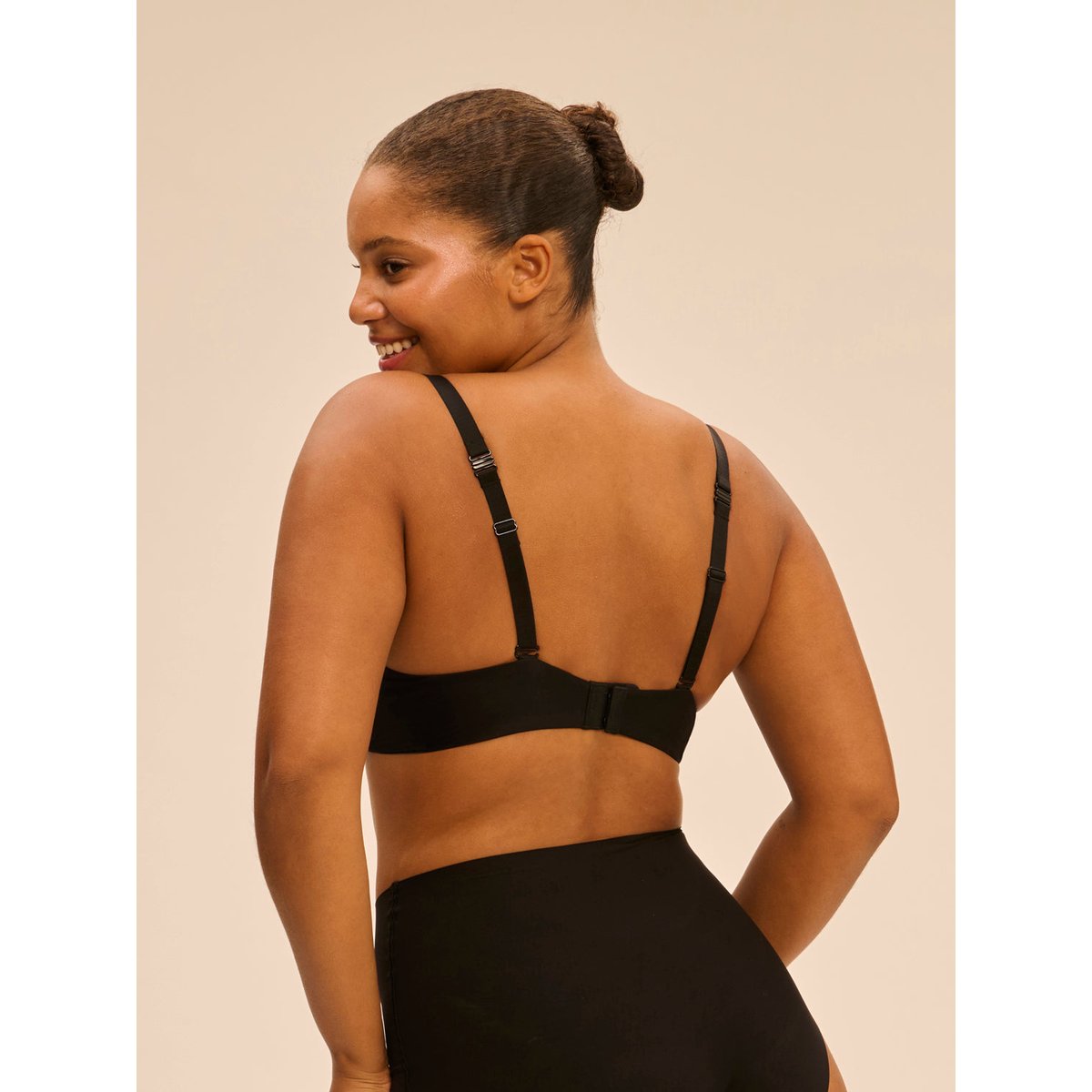 Soutien-gorge emboitant multi-positions sans couture, ESSENTIEL noir, SIMONE PERELE