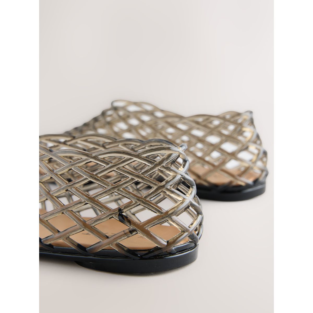 Ballerines plates et souples à empeigne haute gris, NEXT
