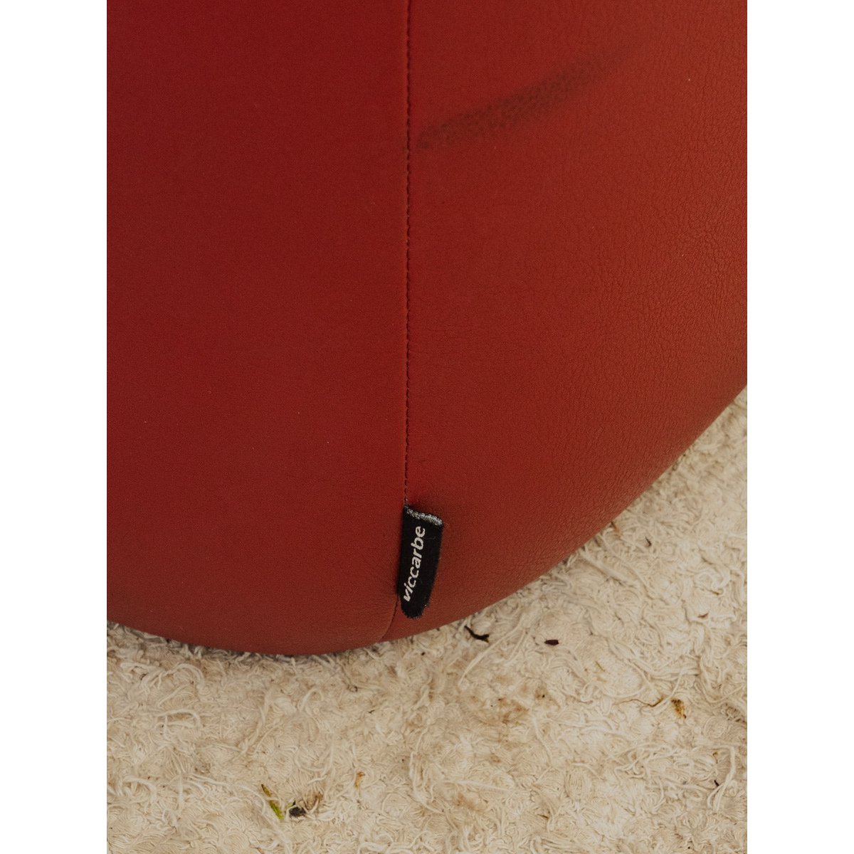 Pouf en cuir rouge Jean-Philippe N°108 - Bon état rouge, DEBONGOUT