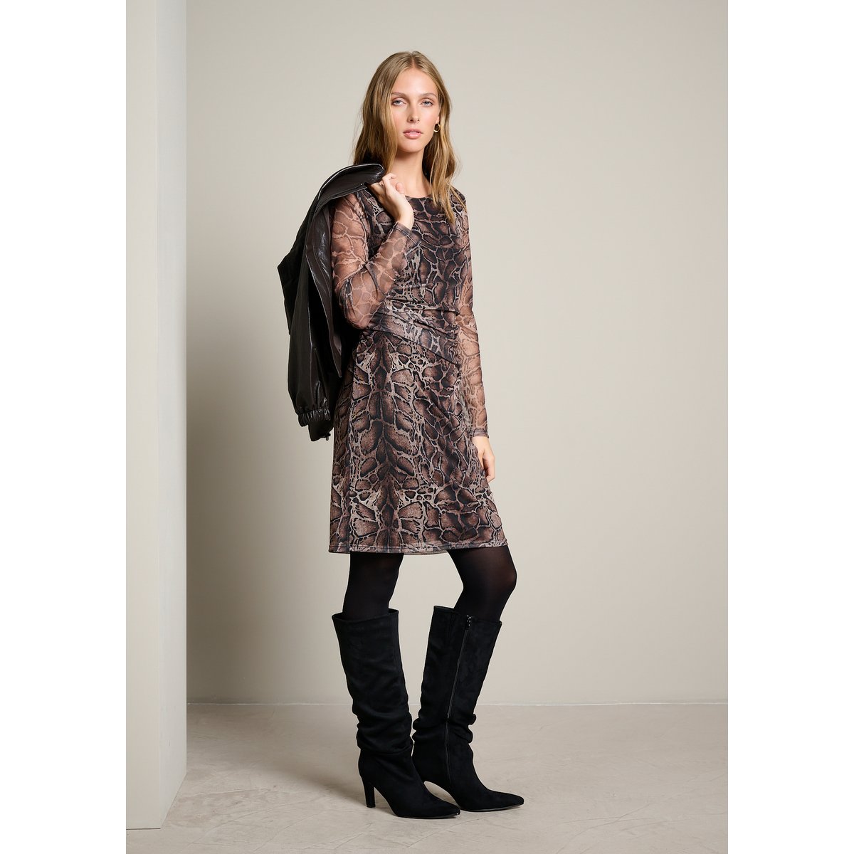 Robe courte imprimé serpent camel cinnamon, LOLALIZA