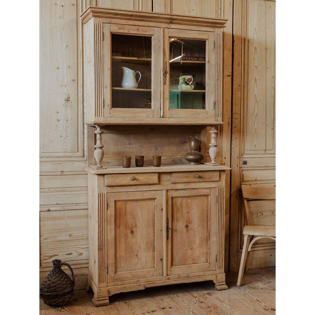 Buffet à deux corps en bois Gilbert N°1559 - Bon état bois clair, DEBONGOUT