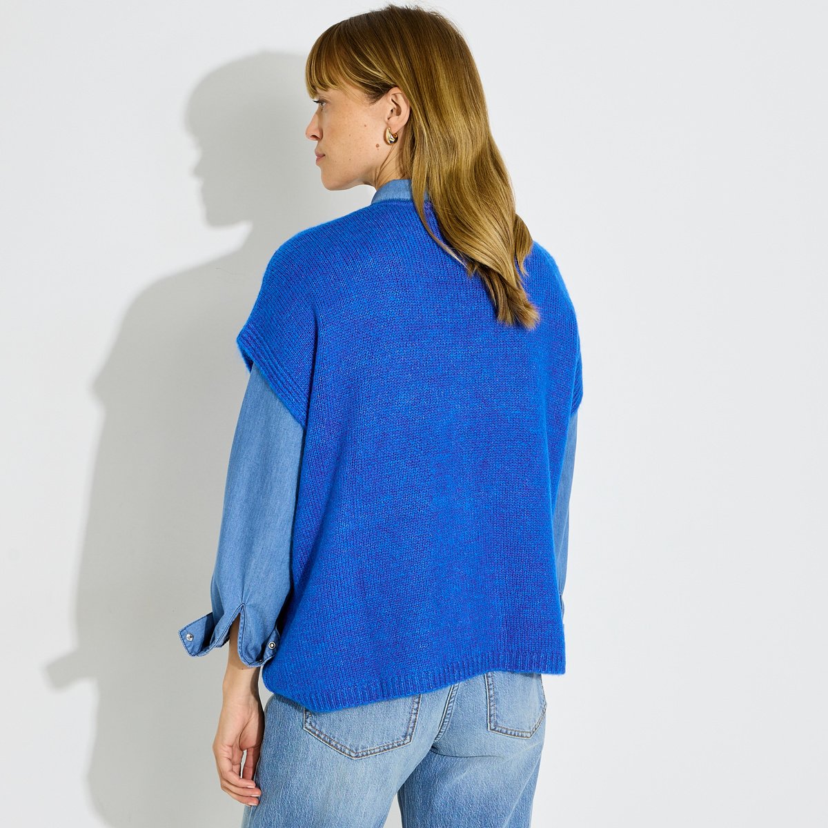 Gilet col V bleu, GRAIN DE MALICE