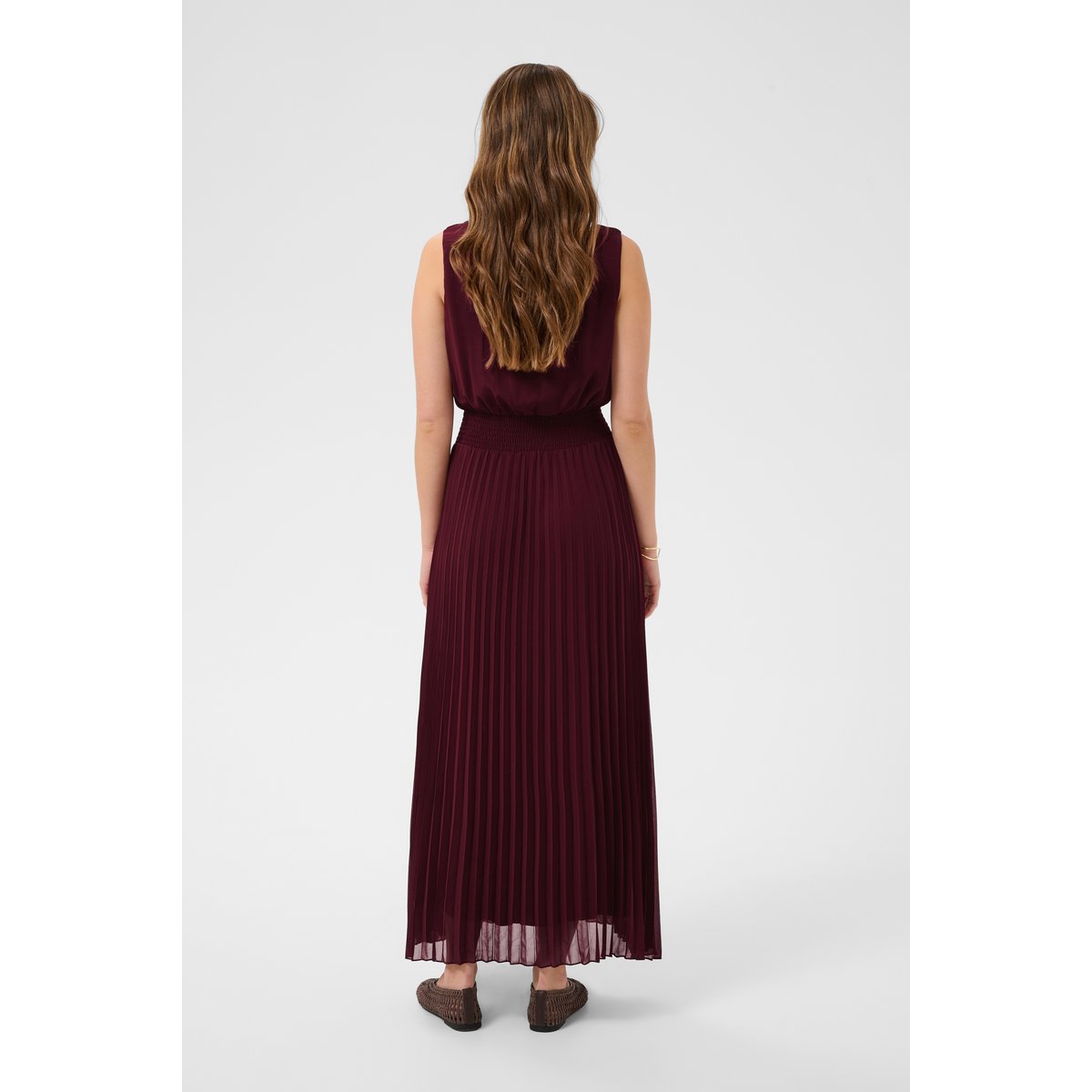 Robe bordeaux, CREAM