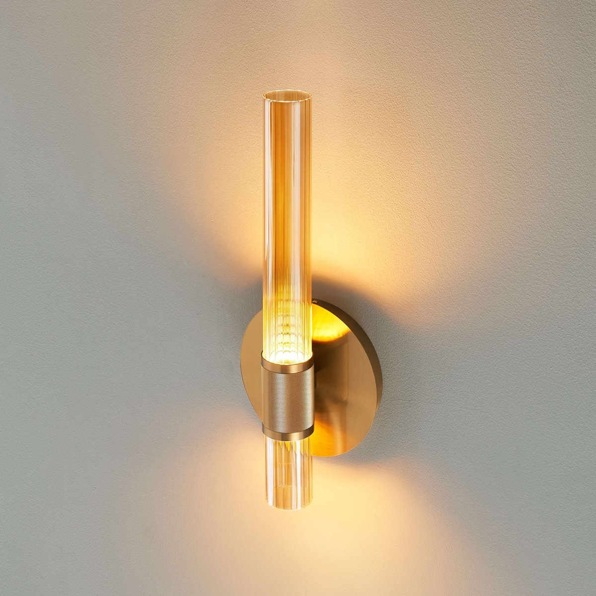 Applique LED en verre strié chic - CYLLIA ambré et laiton, KOSILUM