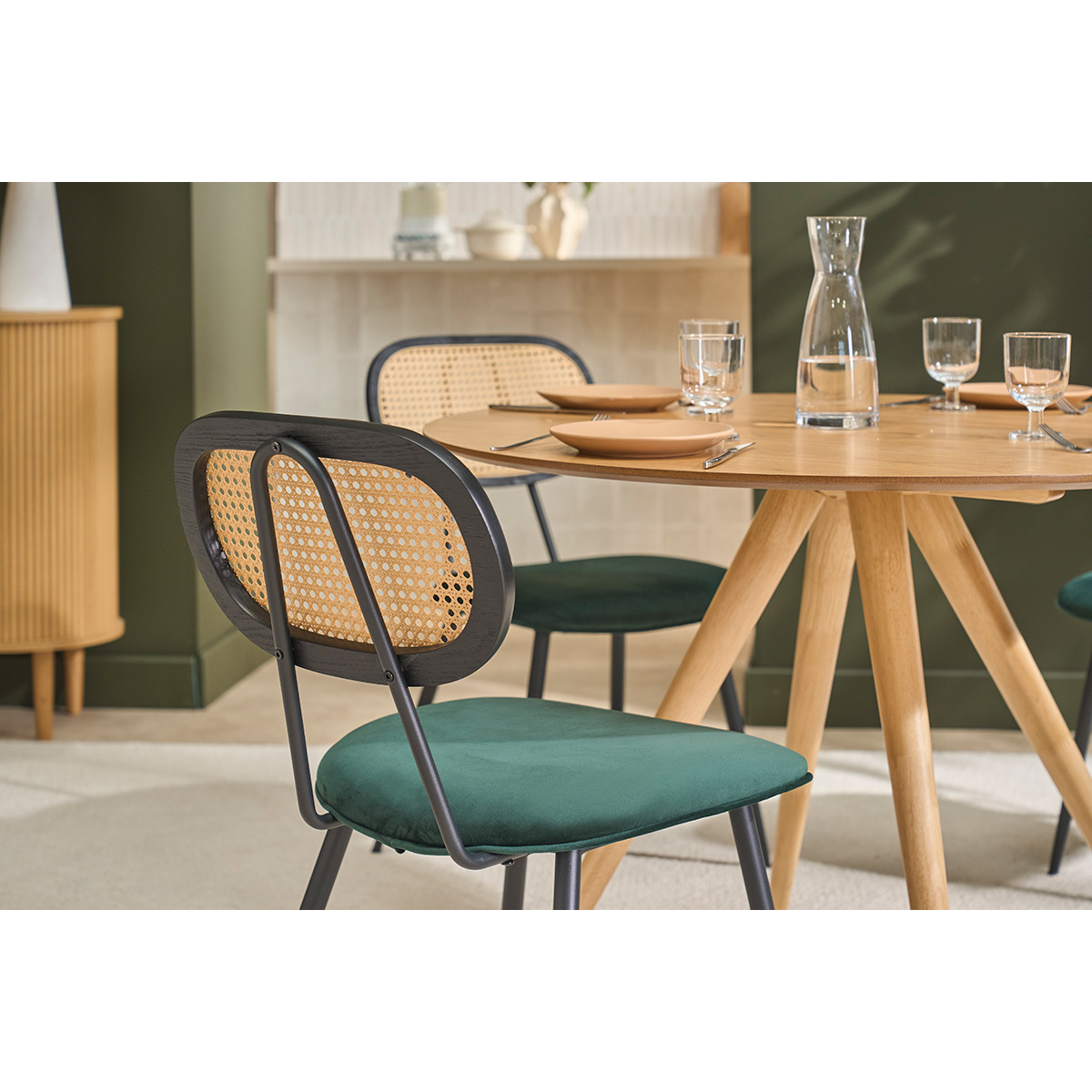 Chaises design noires en tissu velours, métal et cannage rotin (lot de 2) SWANN vert, MILIBOO