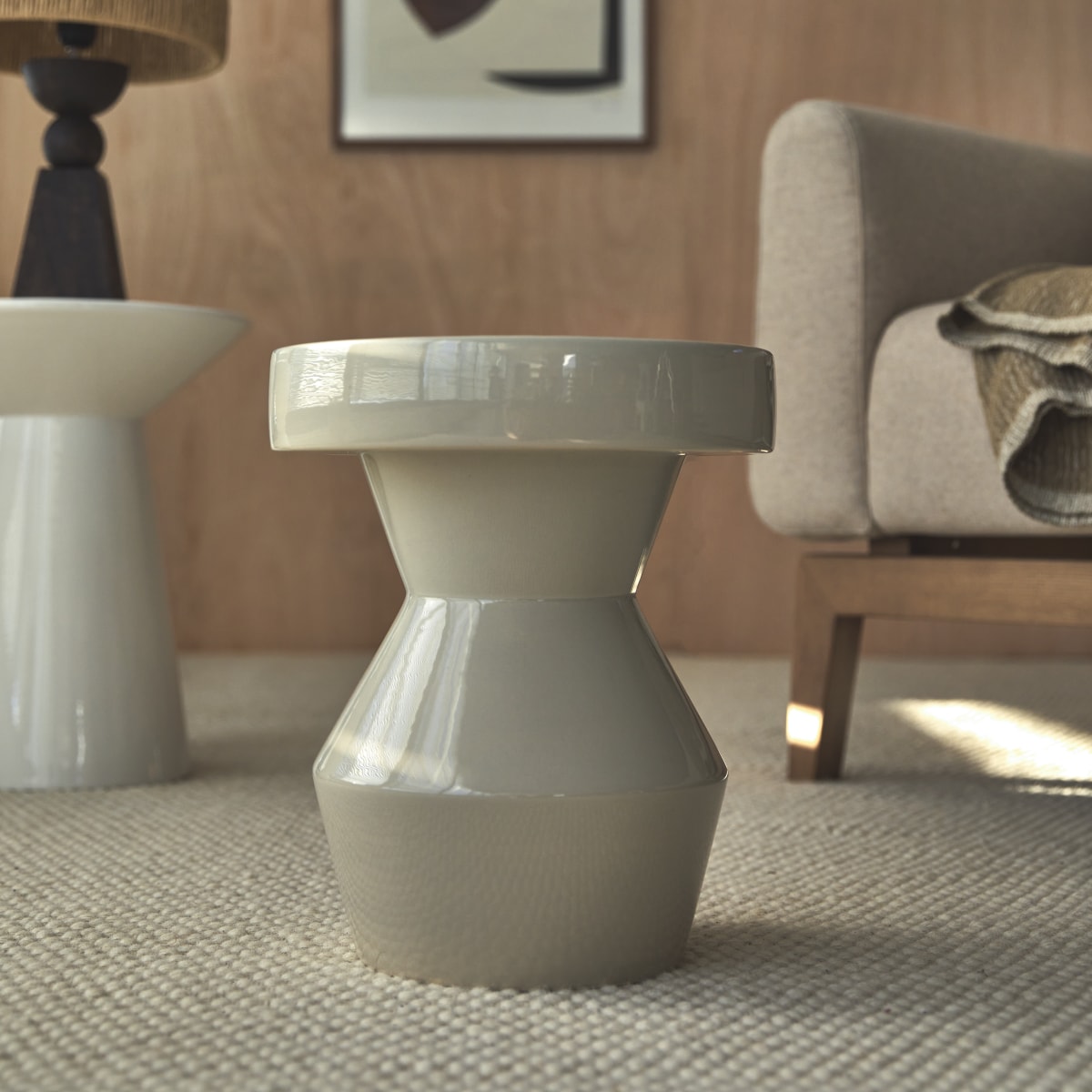 Bout de canapé en Céramique, SCULPTURAL beige, TIKAMOON