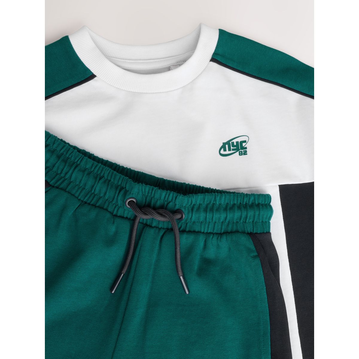 Ensemble t-shirt et short colour-block vert/blanc/marine, NEXT