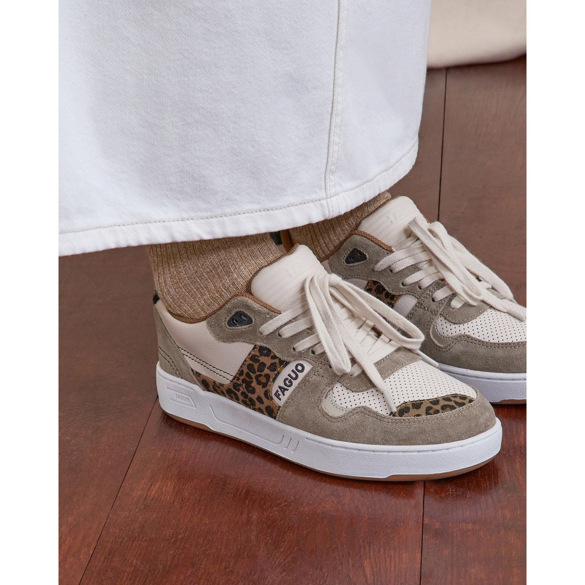 Baskets basses cuir suede CEIBA écru et léopard, FAGUO