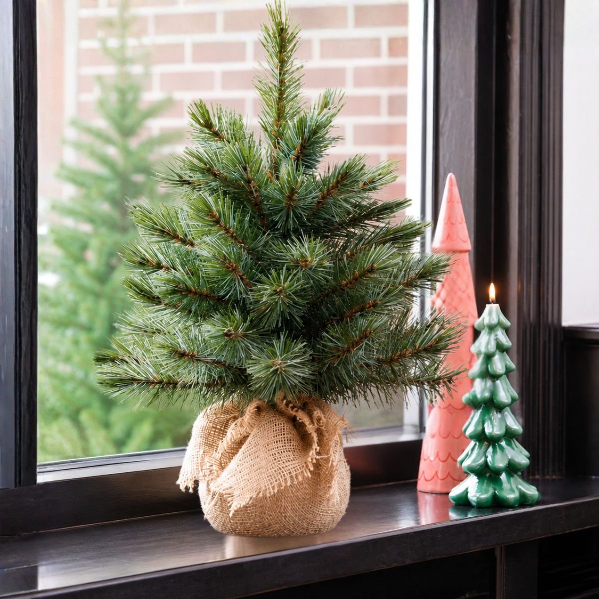 Sapin de Noël artificiel dans un sac en jute H90 cm FOREST FROSTED vert, TRIUMPH TREE