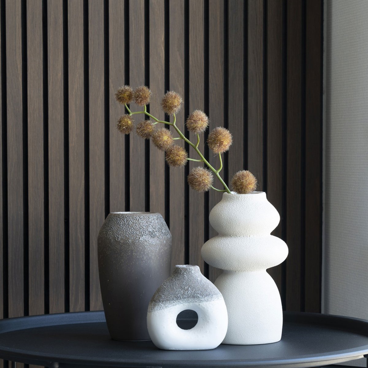 Vase de forme organique en grès H26,5cm- NOSARA blanc ivoire, HOUSE NORDIC