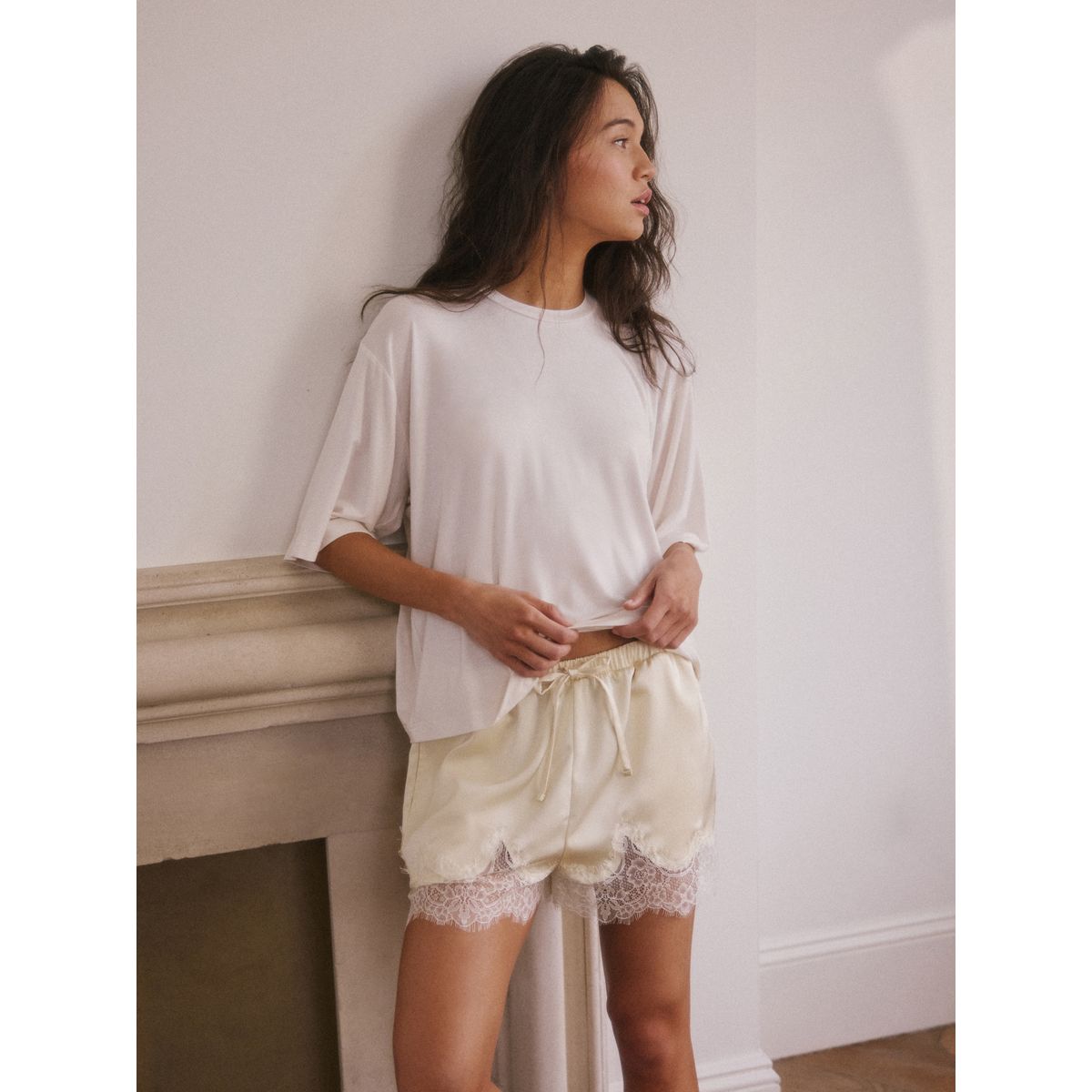 Ensemble pyjama short à détails dentelle crème/jaune, NEXT