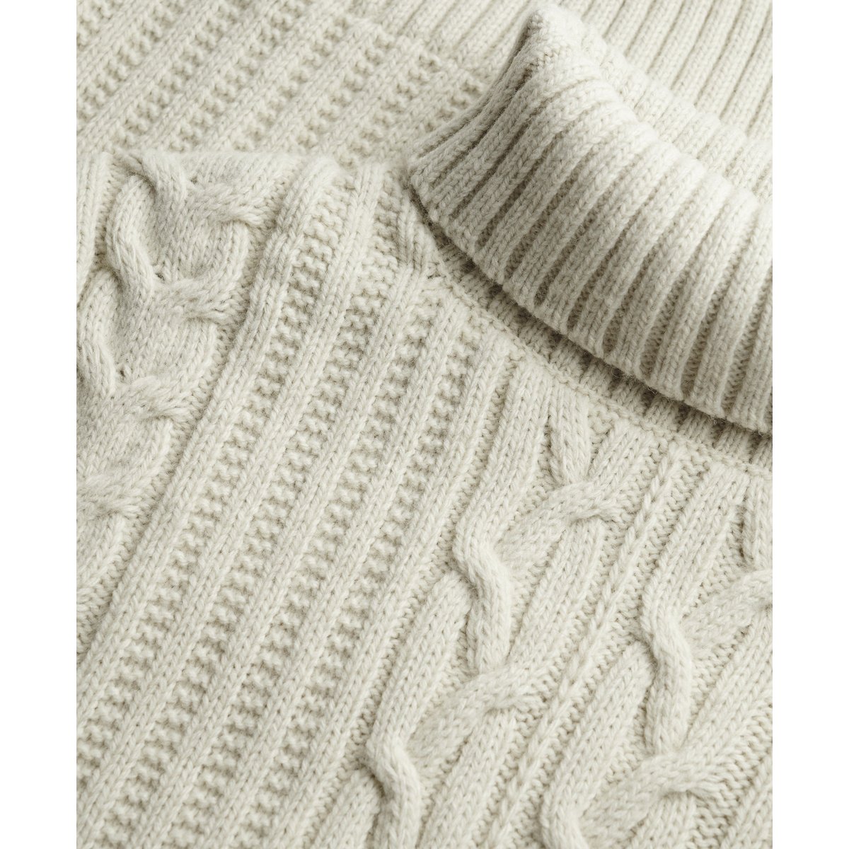 Pull à col roulé Jacob en maille torsadée écru, SUPERDRY