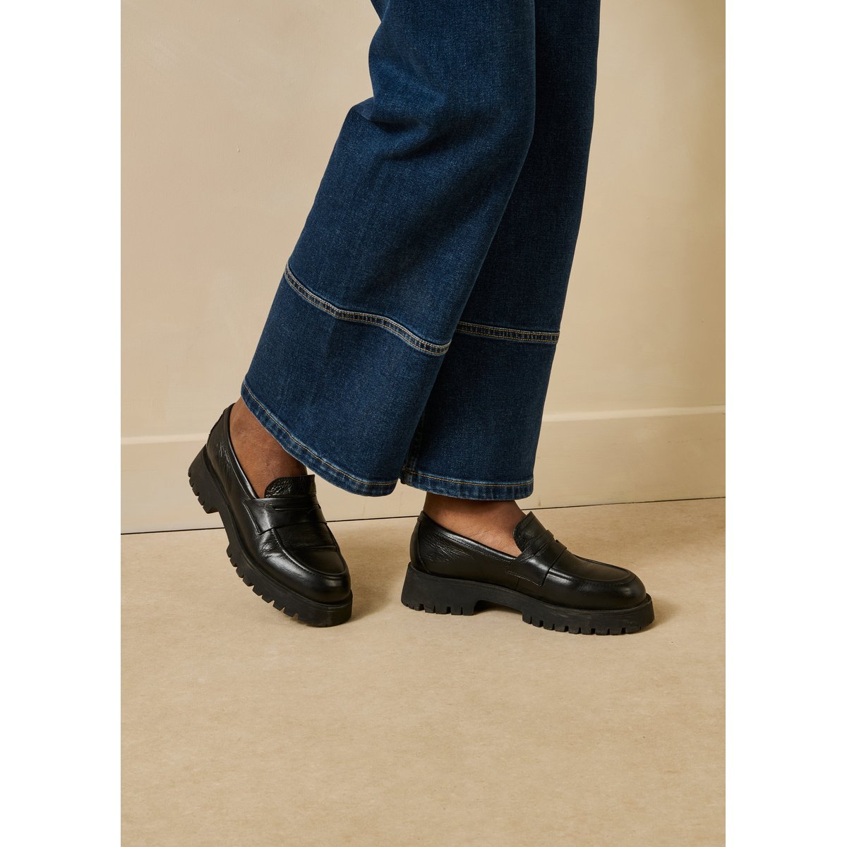 Mocassins en cuir noir, LA FEE MARABOUTEE