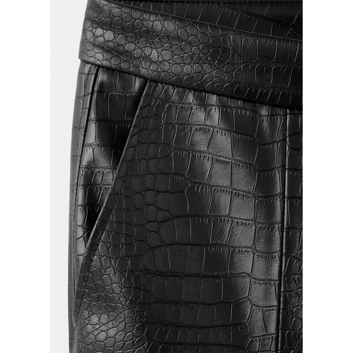 Pantalon évasé effet croco noir, MANGO