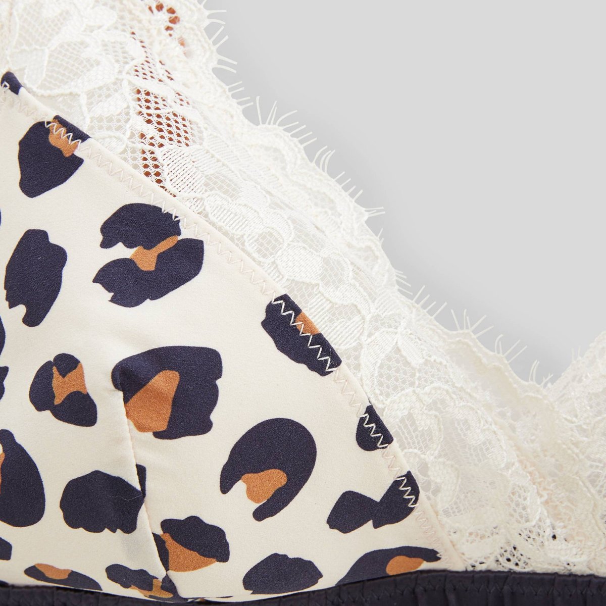 Soutien-gorge triangle ZOE en microfibre imprimée et dentelle ecru, MONOPRIX
