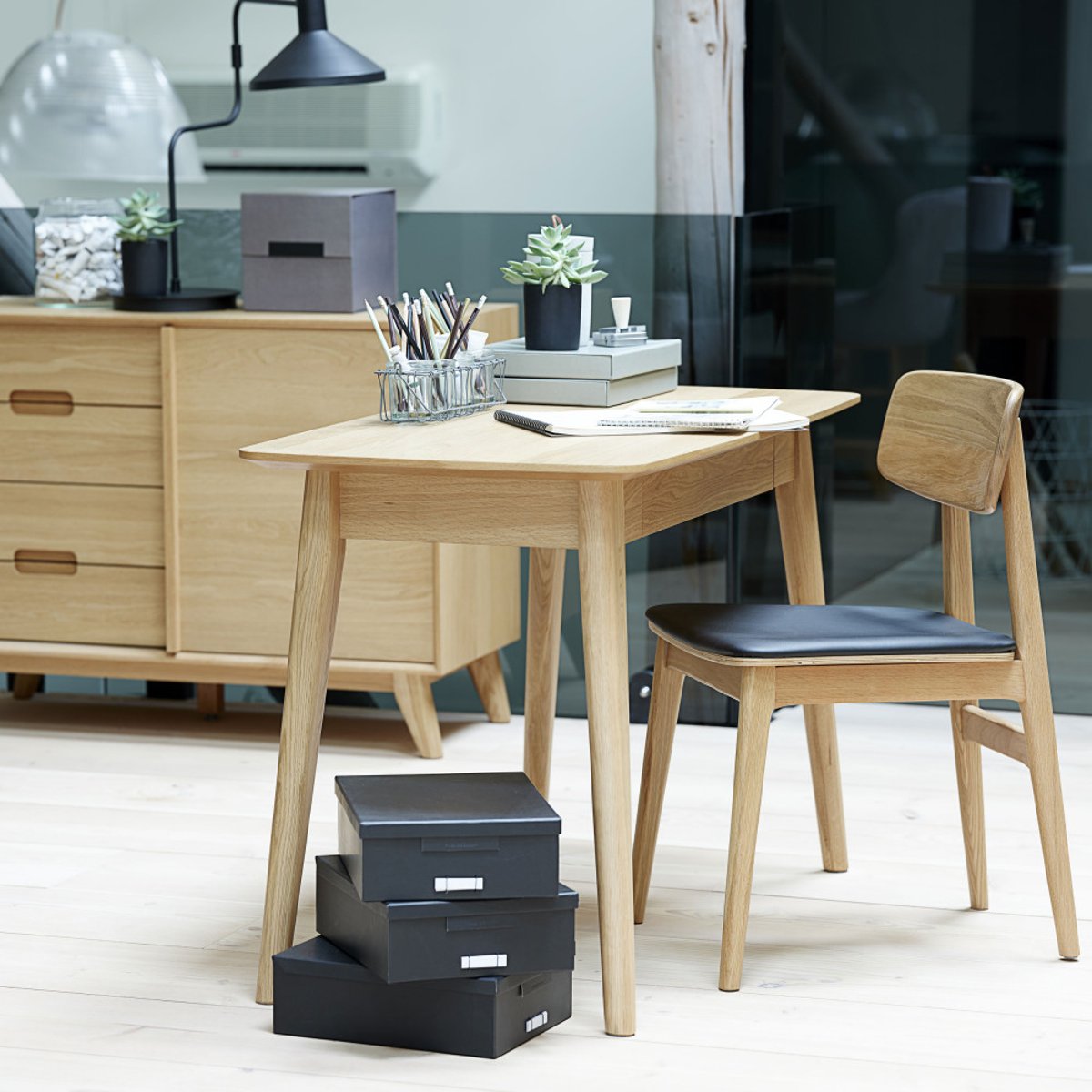 Lot de 2 chaises en bois et simili- ORR noir, DRAWER