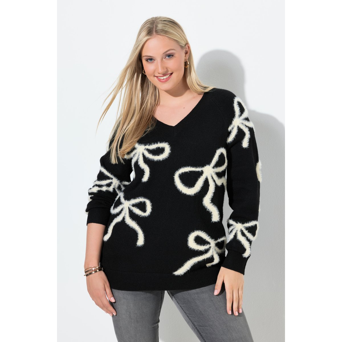 Pull à manches longues et encolure en V noir, ULLA POPKEN