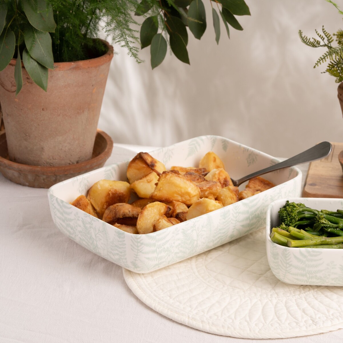 27cm Signature Botanical Roasting Dish green, MARY BERRY
