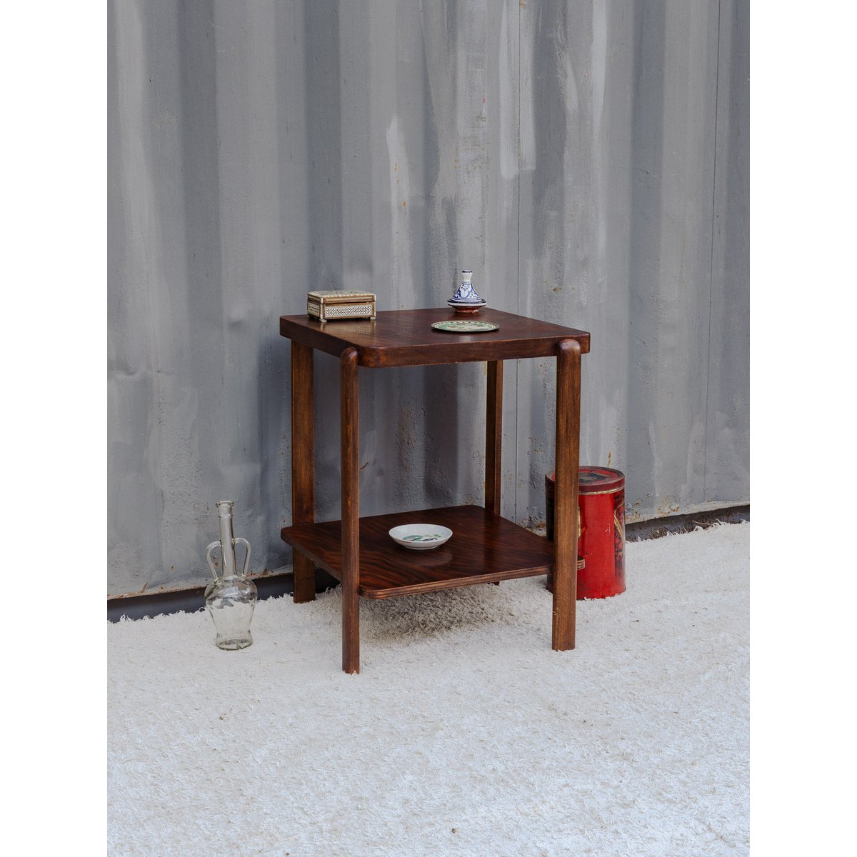 Table d'appoint en bois Francine N°1493 - Bon état bois foncé, DEBONGOUT