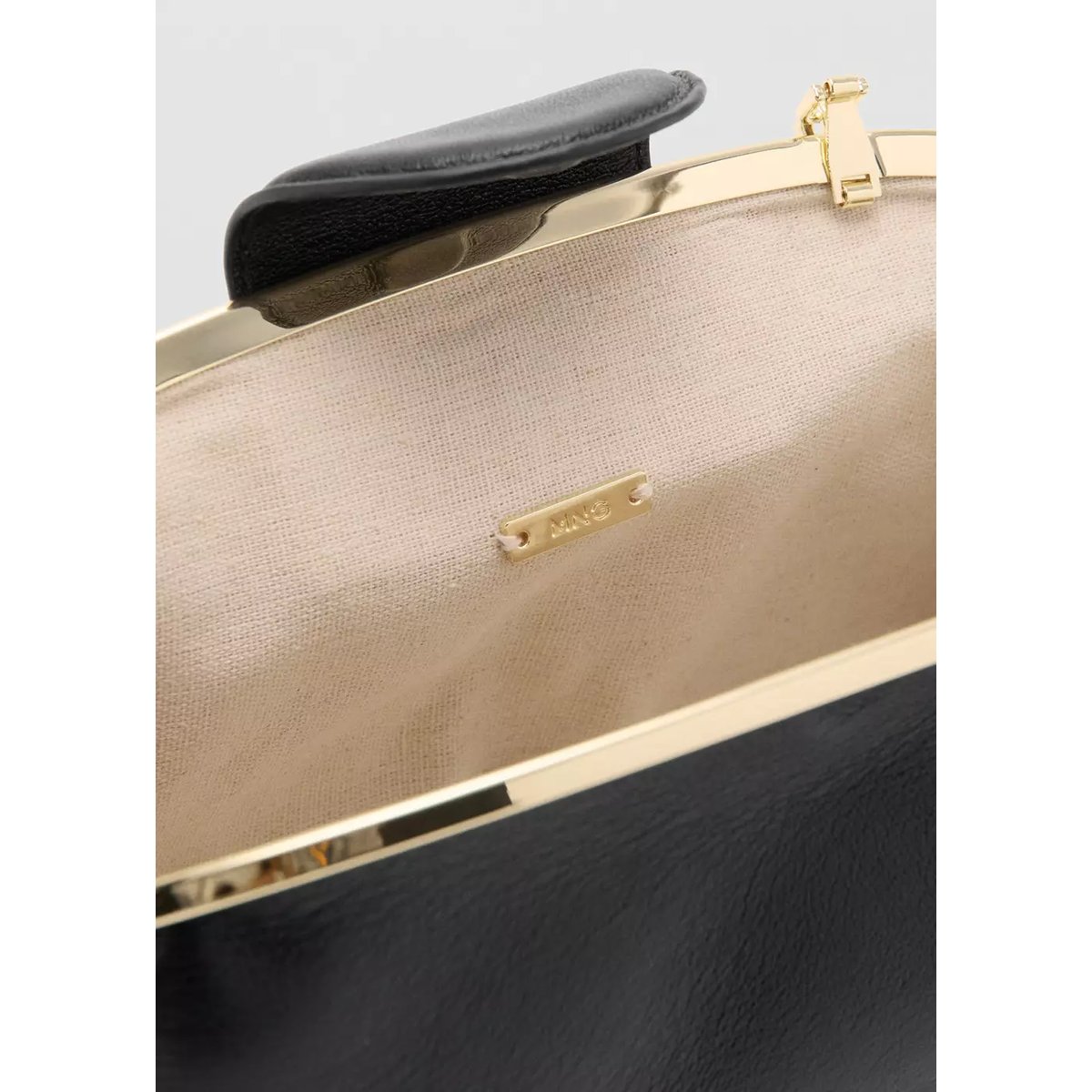 Petit sac pochette détails métalliques noir, MANGO