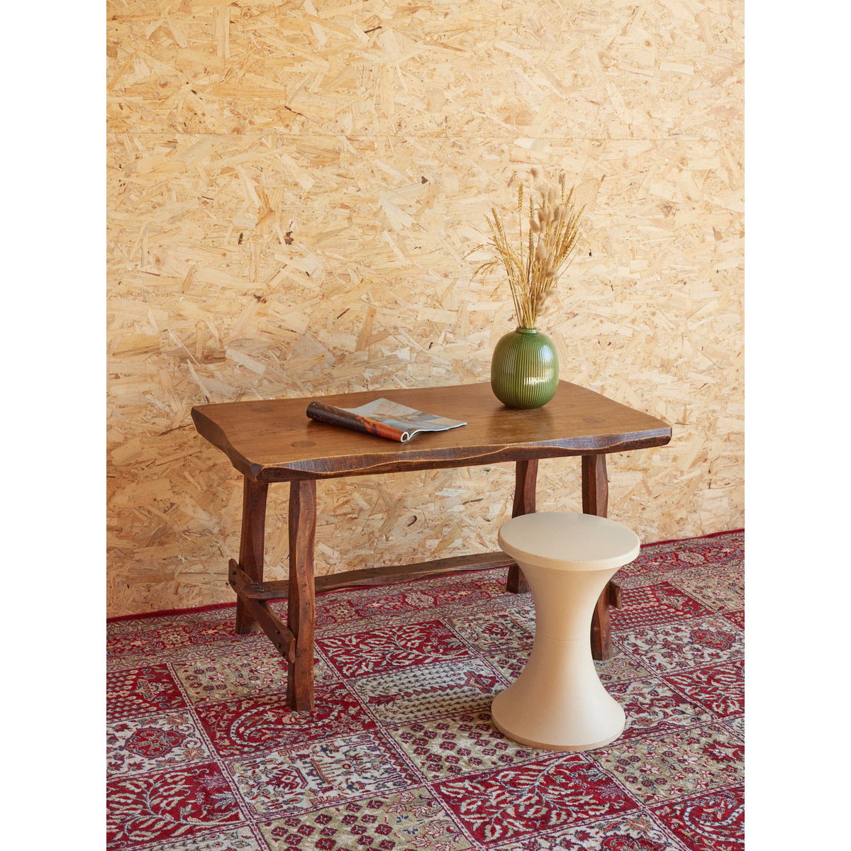 Table d'appoint brutaliste en bois Francine N°941 - Bon état bois foncé, DEBONGOUT