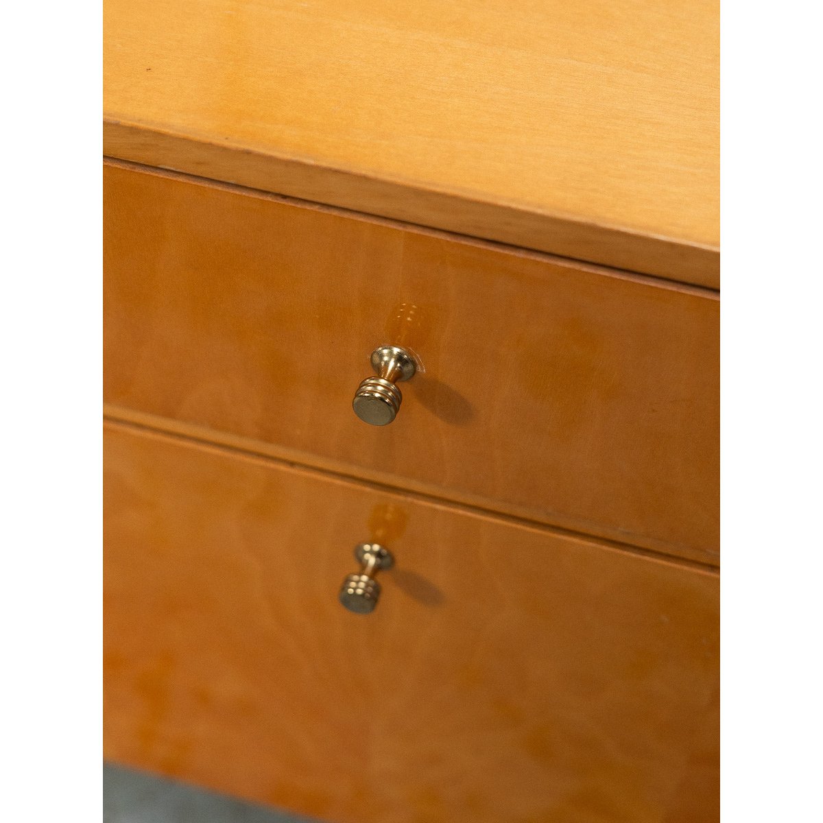 Paire de tables de chevet bicolores Maïa N°1555 - Bon état bois clair, DEBONGOUT