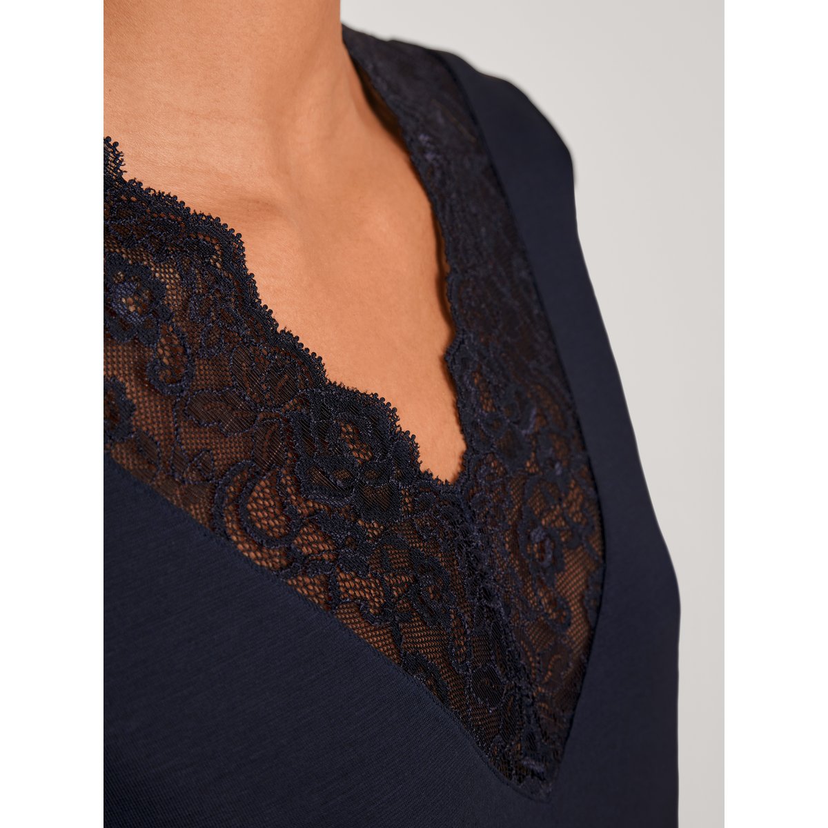 Chemise de nuit manches courtes Modal ELEGANT DREAMS bleu lapis foncé, CALIDA