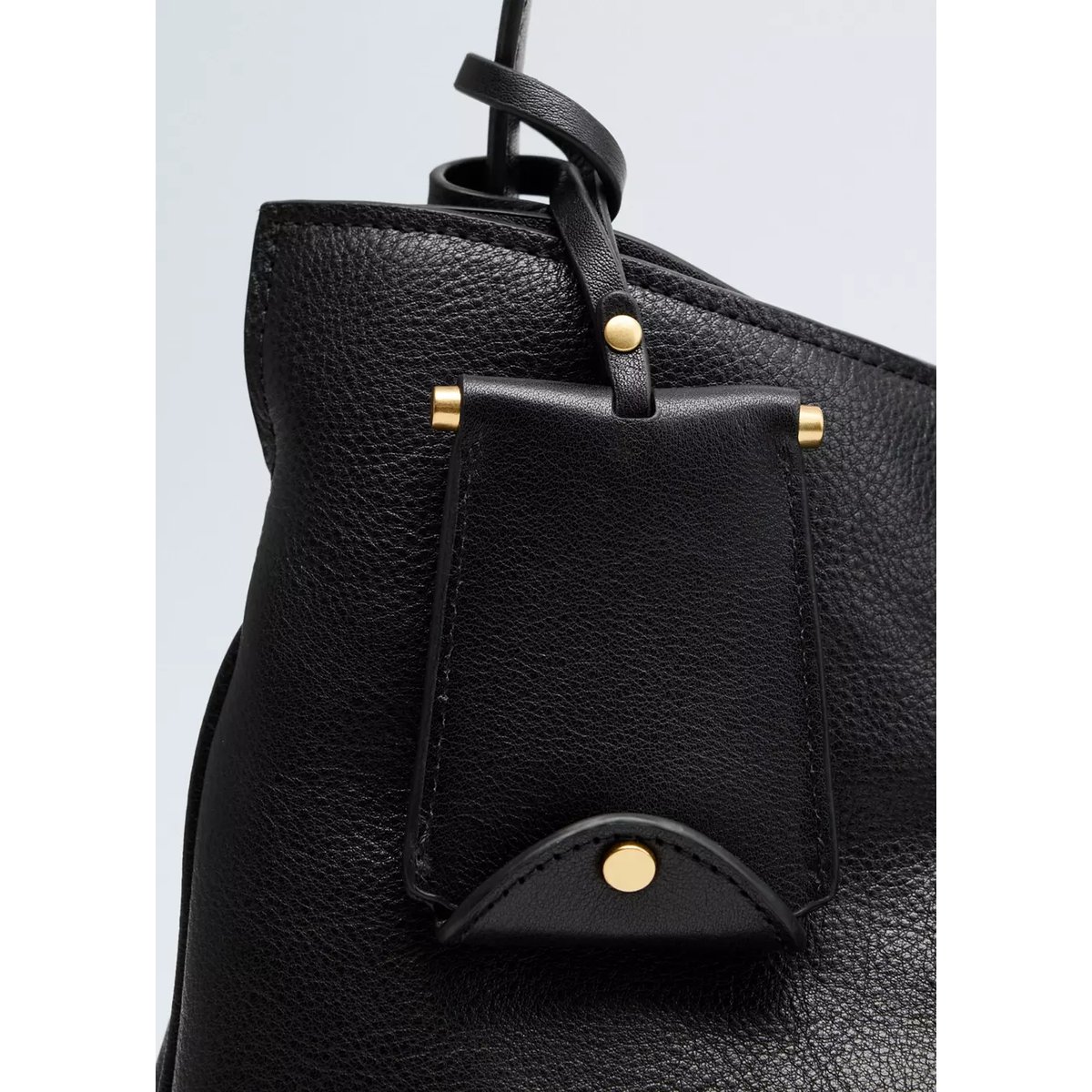 Sac à bandoulière en cuir avec breloque miroir noir, MANGO