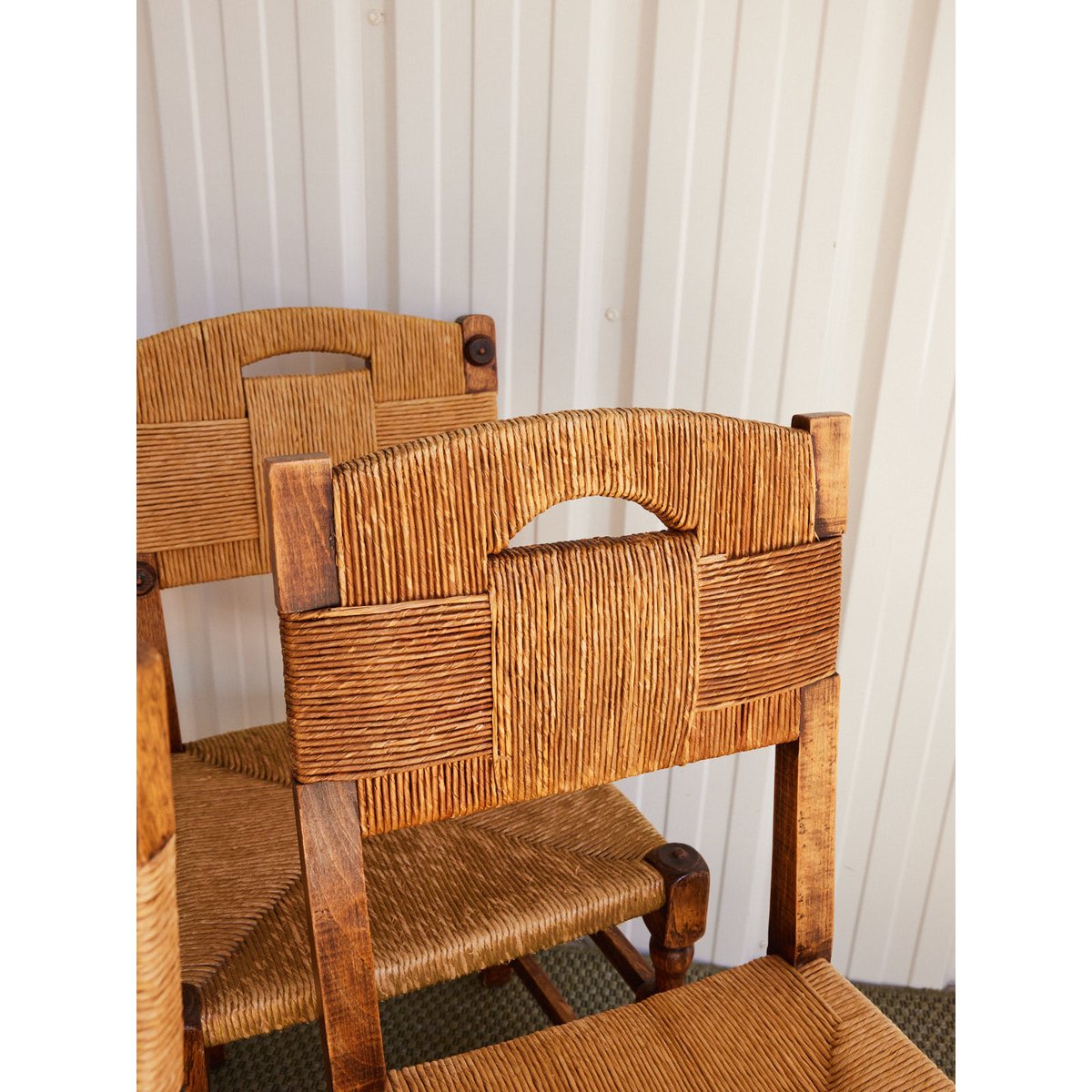 Lot de 4 chaises en paille entrelacées Claude N°1461 - Bon état bois clair, DEBONGOUT