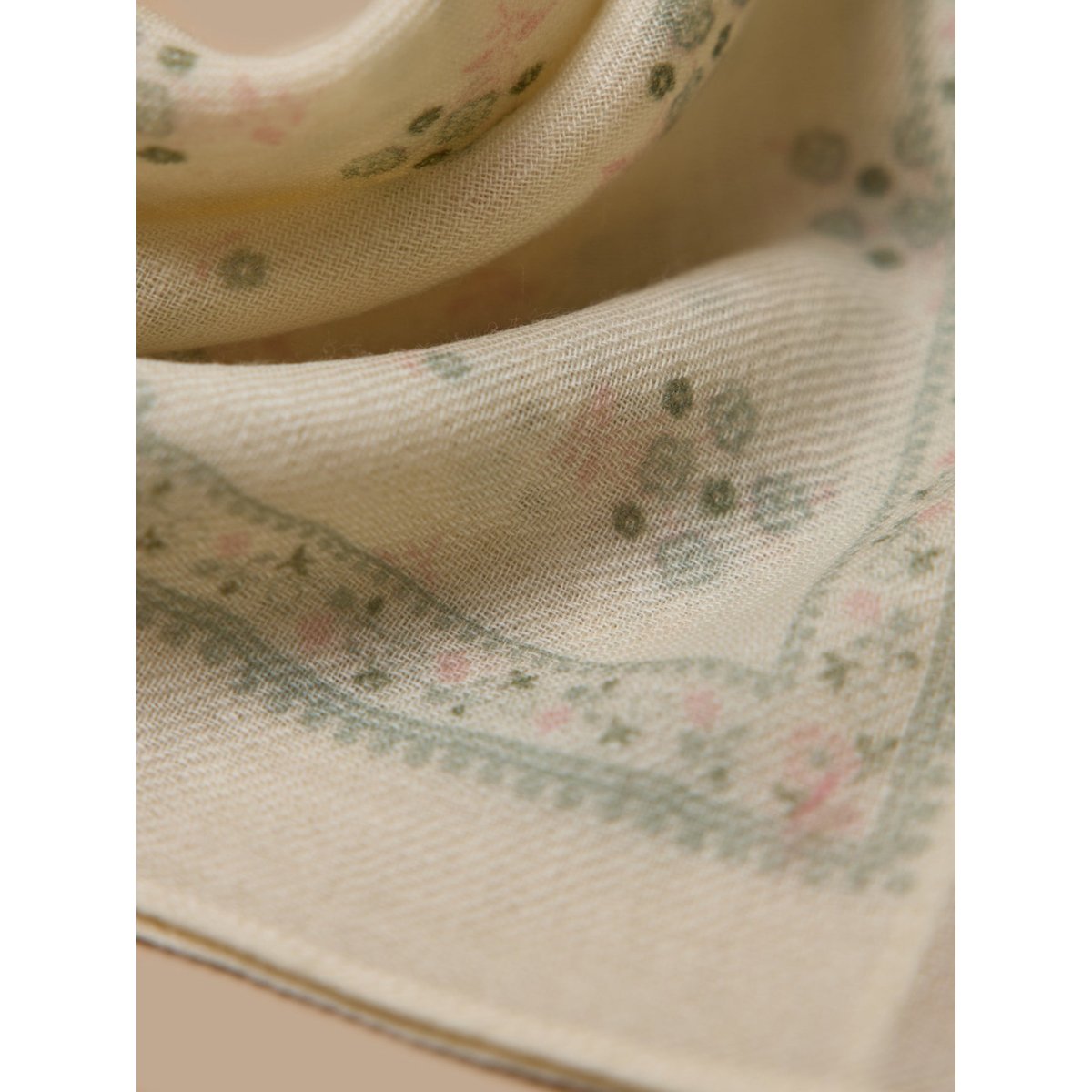 Foulard imprimé en laine ecru, CYRILLUS