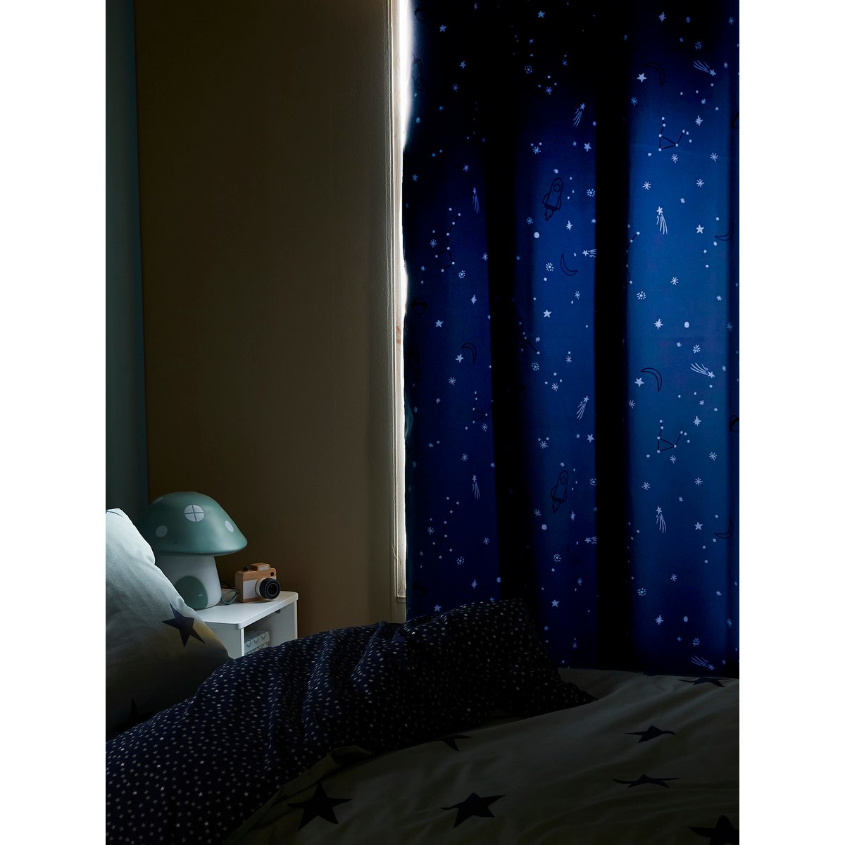 Rideau à ½illets occultant phosphorescent imprimé planètes bleu, VERTBAUDET