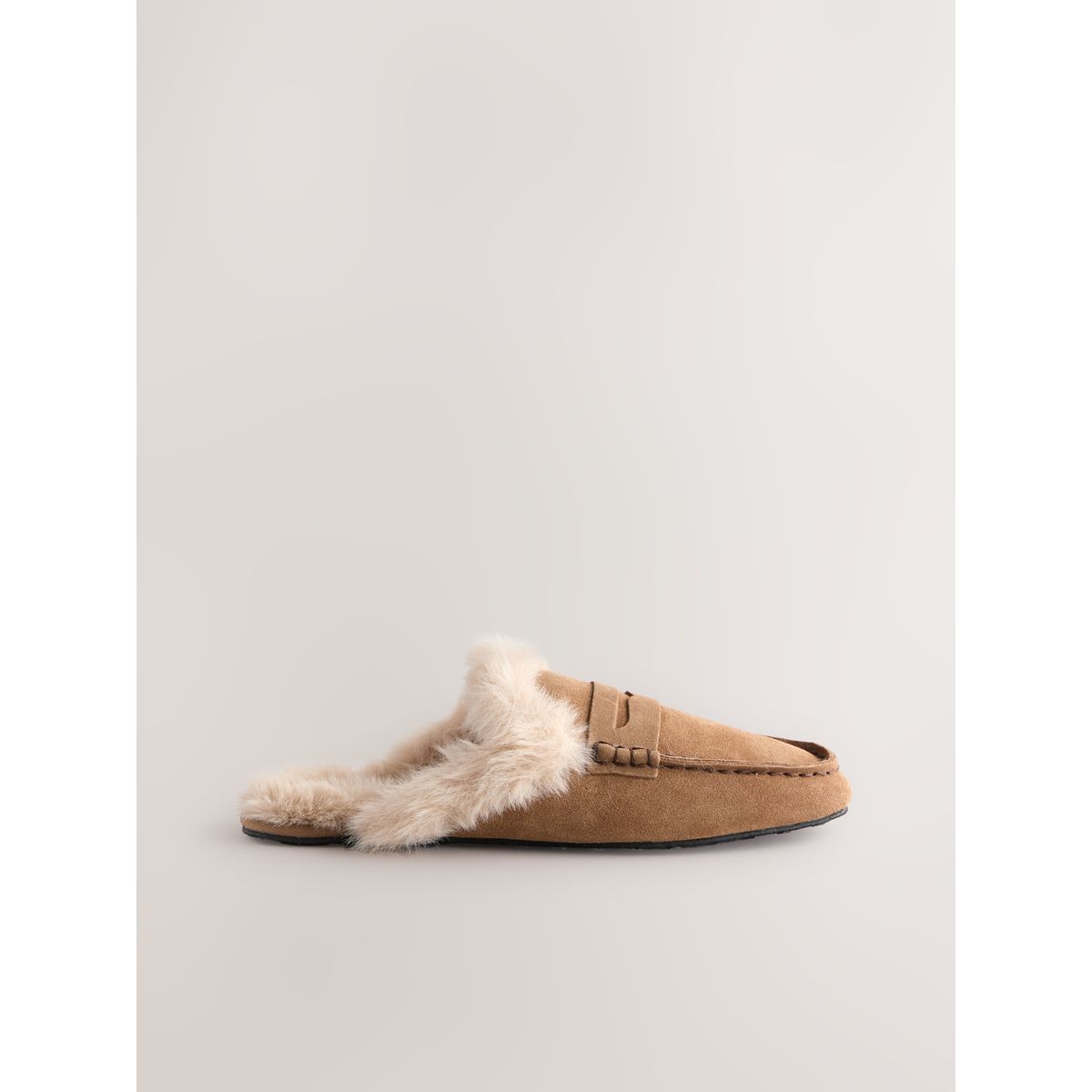 Chaussons style mocassins en daim marron moka, NEXT