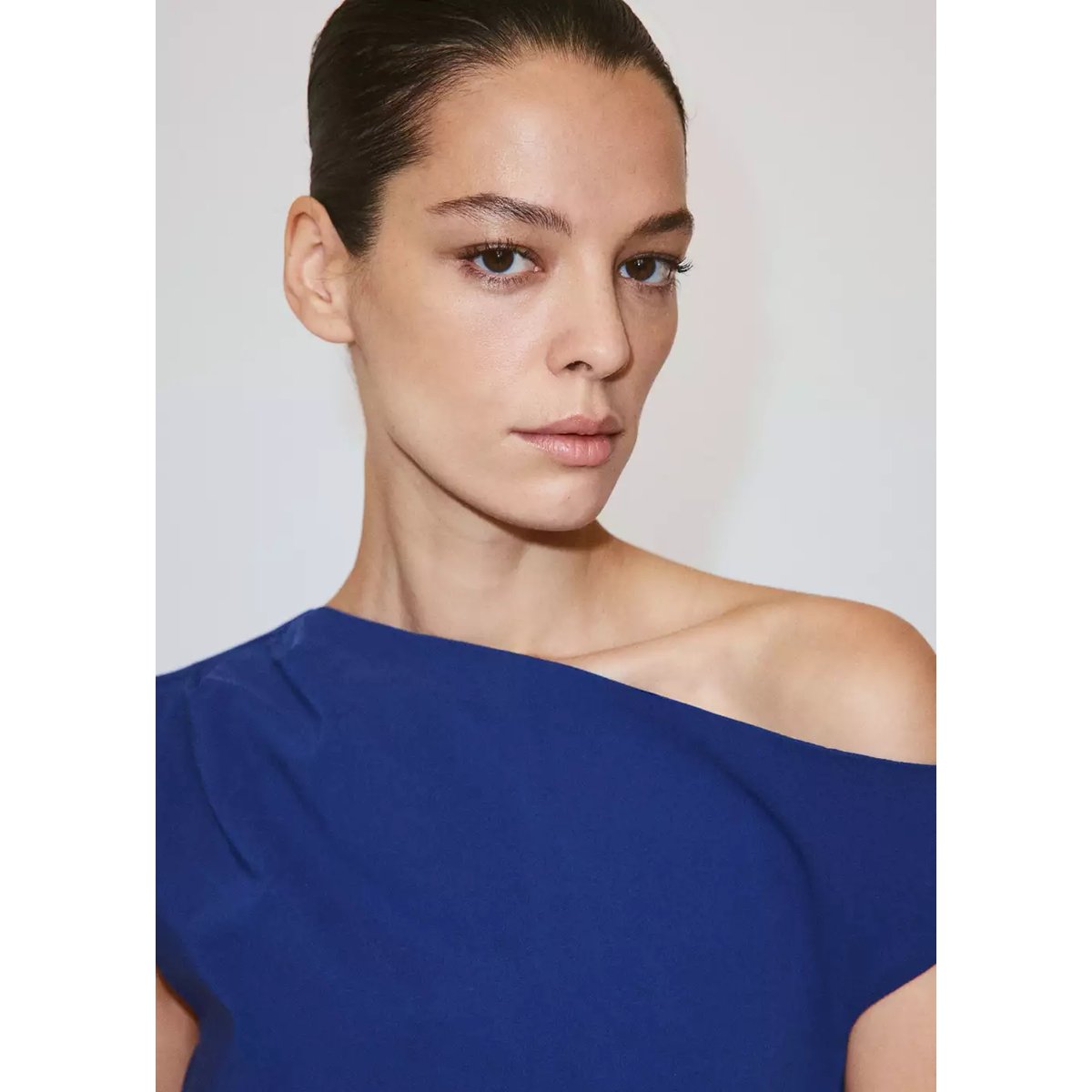 Robe col asymétrique avec détail nœud bleu, MANGO