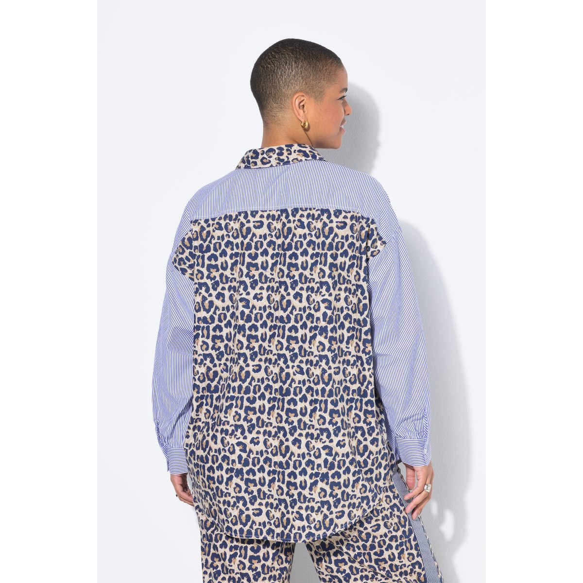 Chemisier oversize, imprimé léopard/rayures bleu foncé, STUDIO UNTOLD
