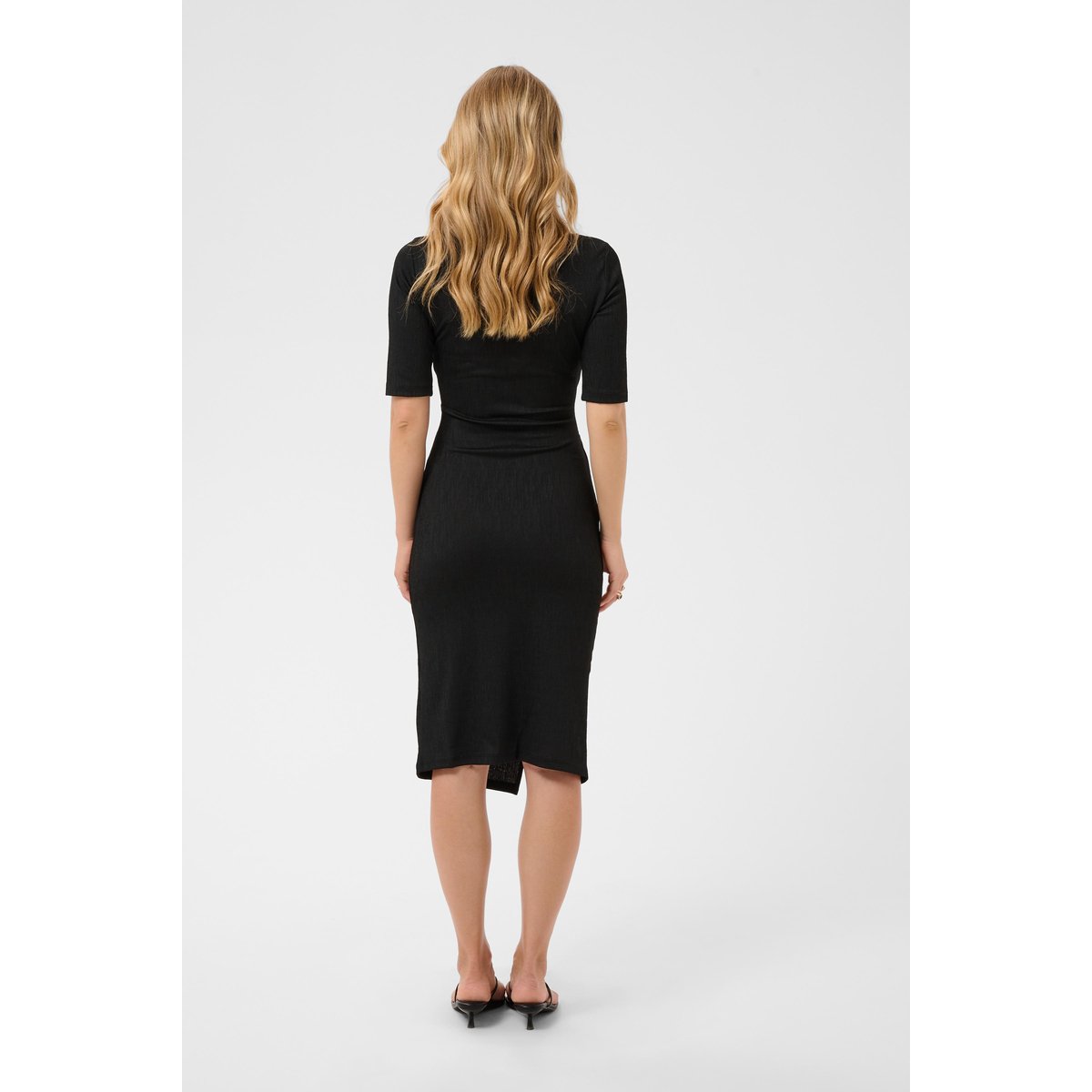 Robe noir pitch black, CREAM