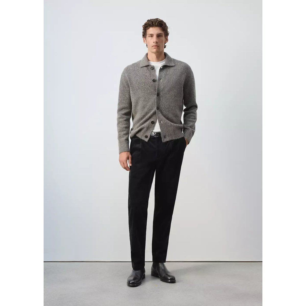 Pantalon velours côtelé pinces regular-fit noir, MANGO MAN
