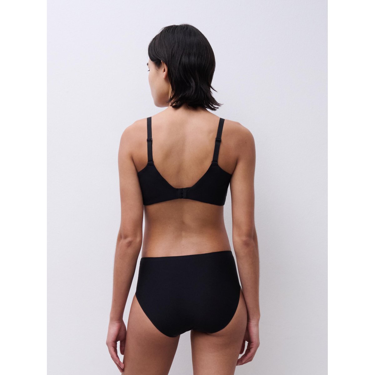 Soutien-gorge sans armature maintien GRAPHIC SUPPORT noir, CHANTELLE