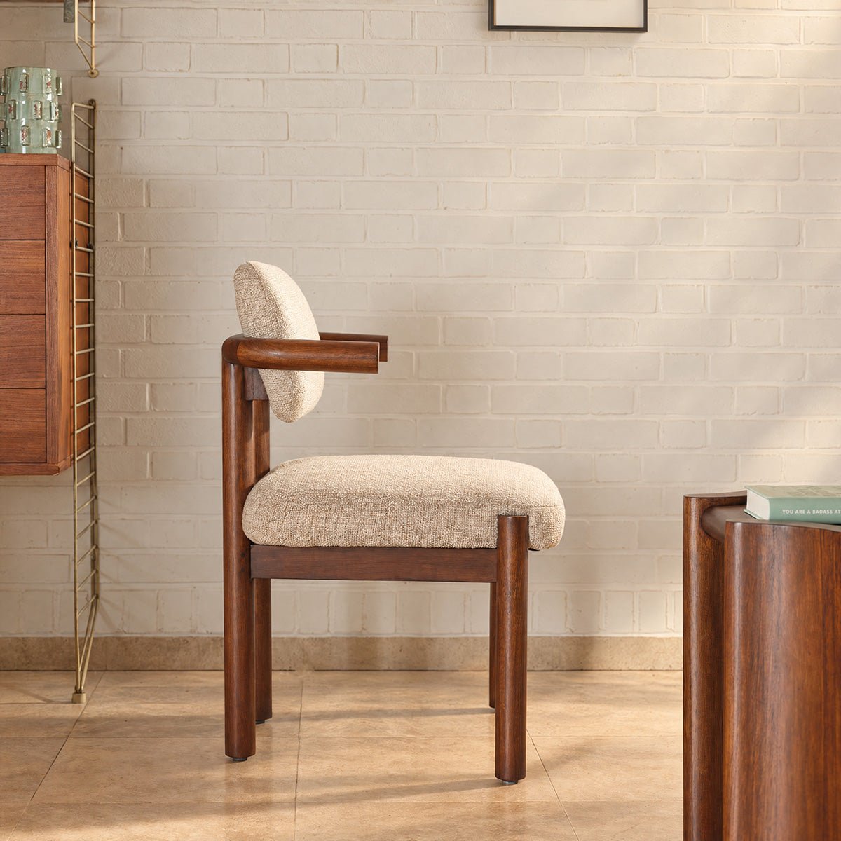 Chaise en mindi massif et tissu texturé NEO couleur unique, BERAH GETAH