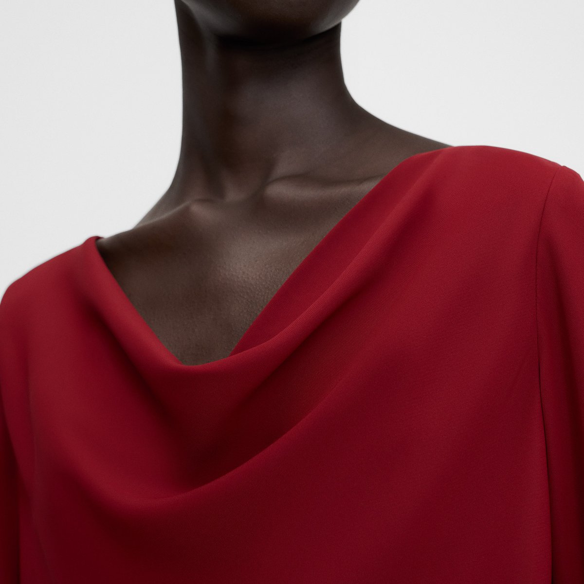 Blouse à encolure drapée et manches longues rouge foncé, ADOLFO DOMINGUEZ