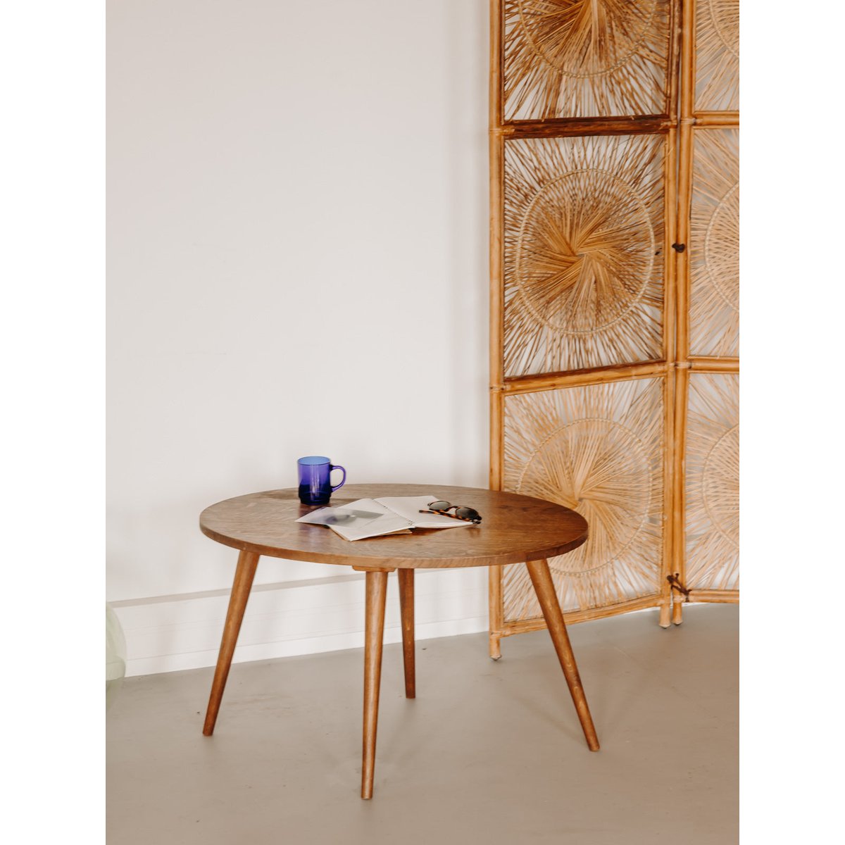 Table basse au design épuré  Donna N°1611 - Bon état bois clair, DEBONGOUT