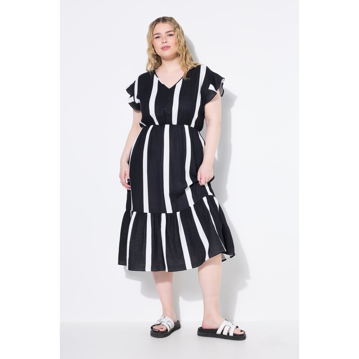 Robe midi en mousseline à rayures noir, STUDIO UNTOLD