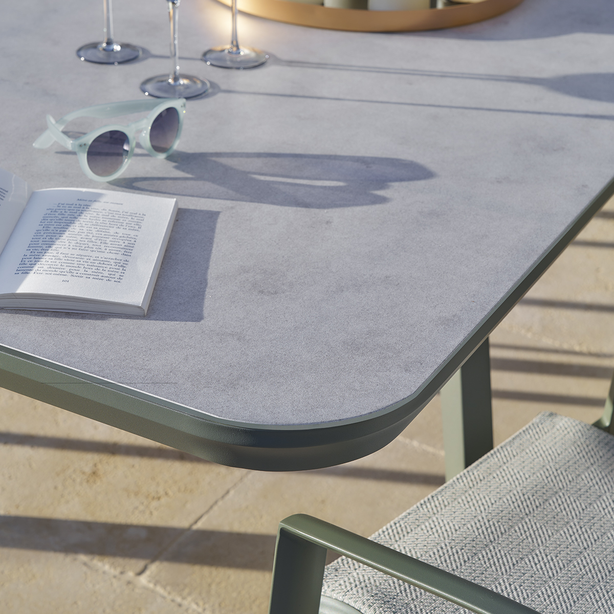 Table de jardin extensible 12 places en aluminium et verre PULPY gris, HESPERIDE